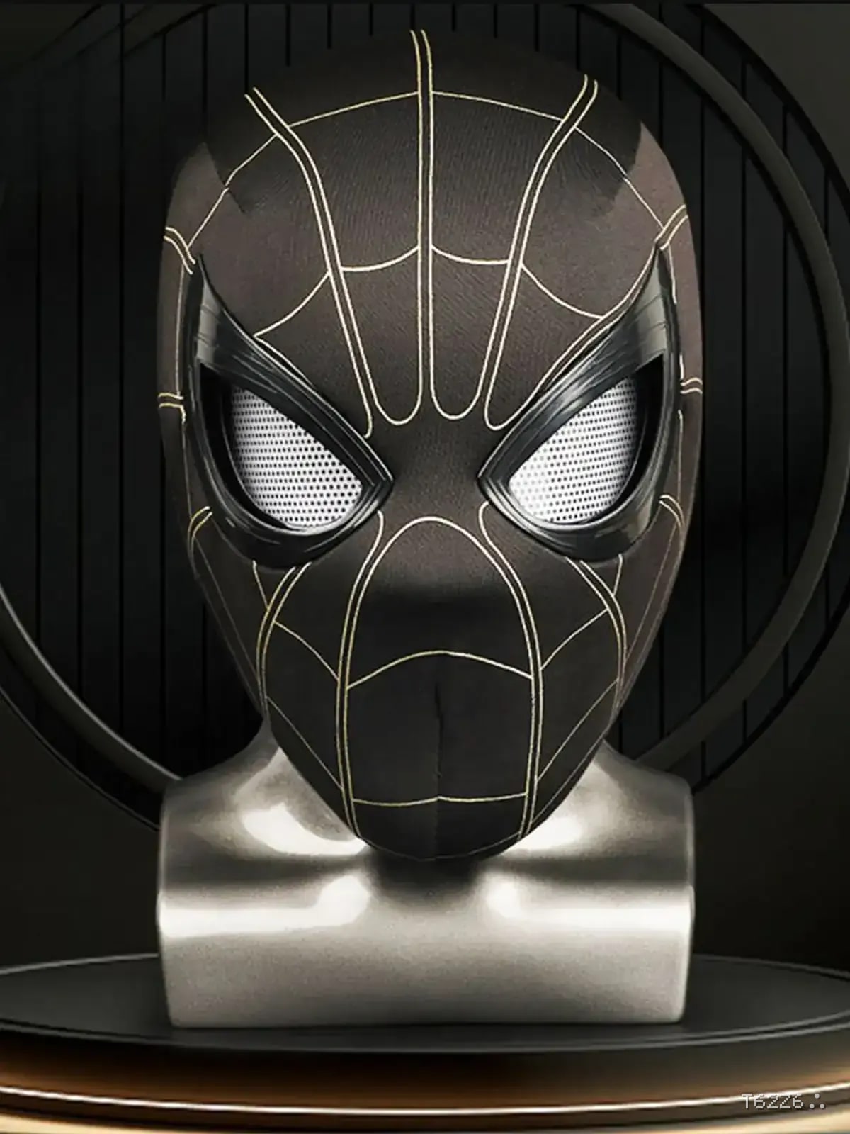 Black Spider-Man Mask – Jaw-Controlled Blinking Eyes