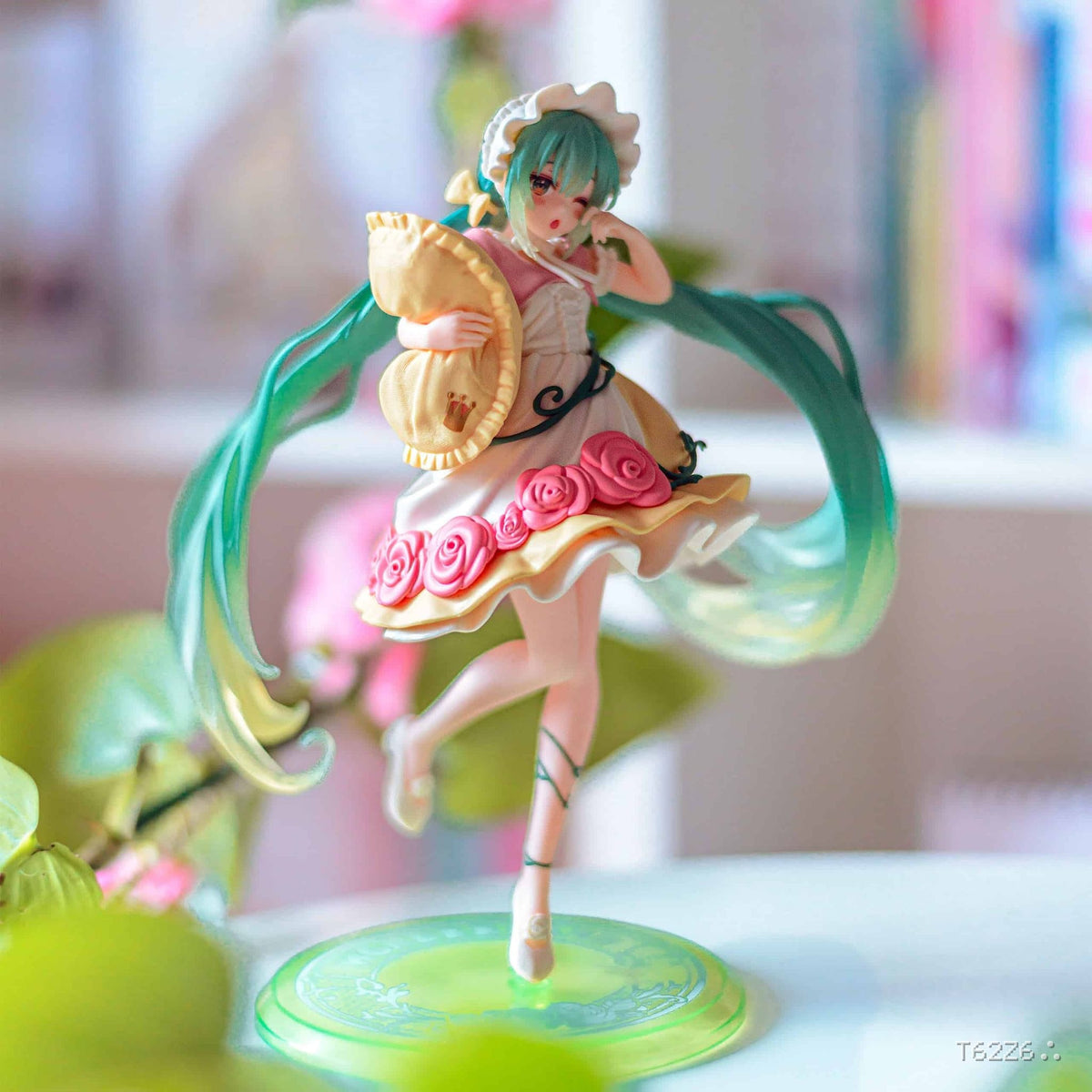 Hatsune Miku (Sleeping Beauty Ver.) Wonderland Figure | 20 CM