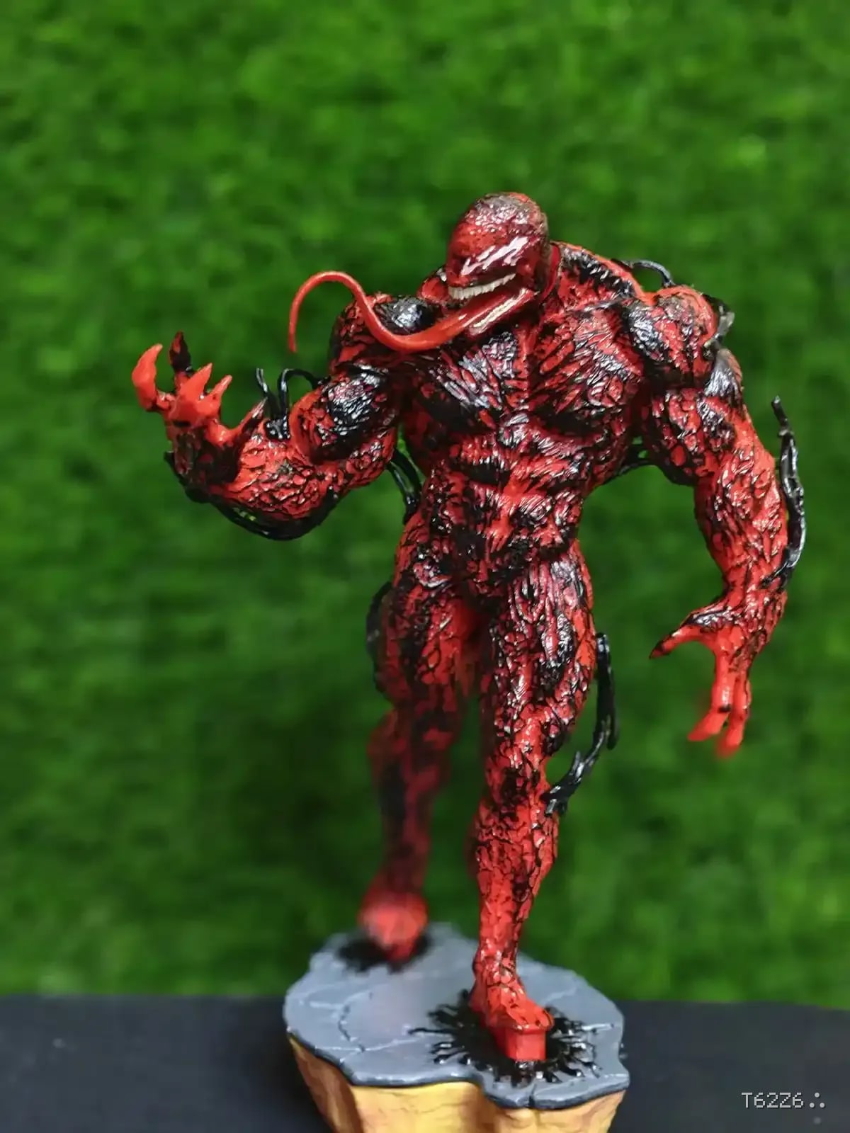 Red Venom (Carnage) Full-Metal Bust Statue