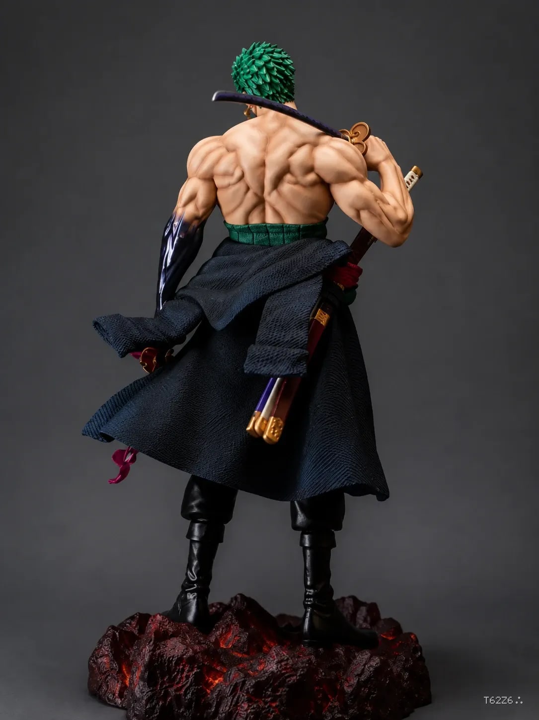 Roronoa Zoro “King of Hell” Statue