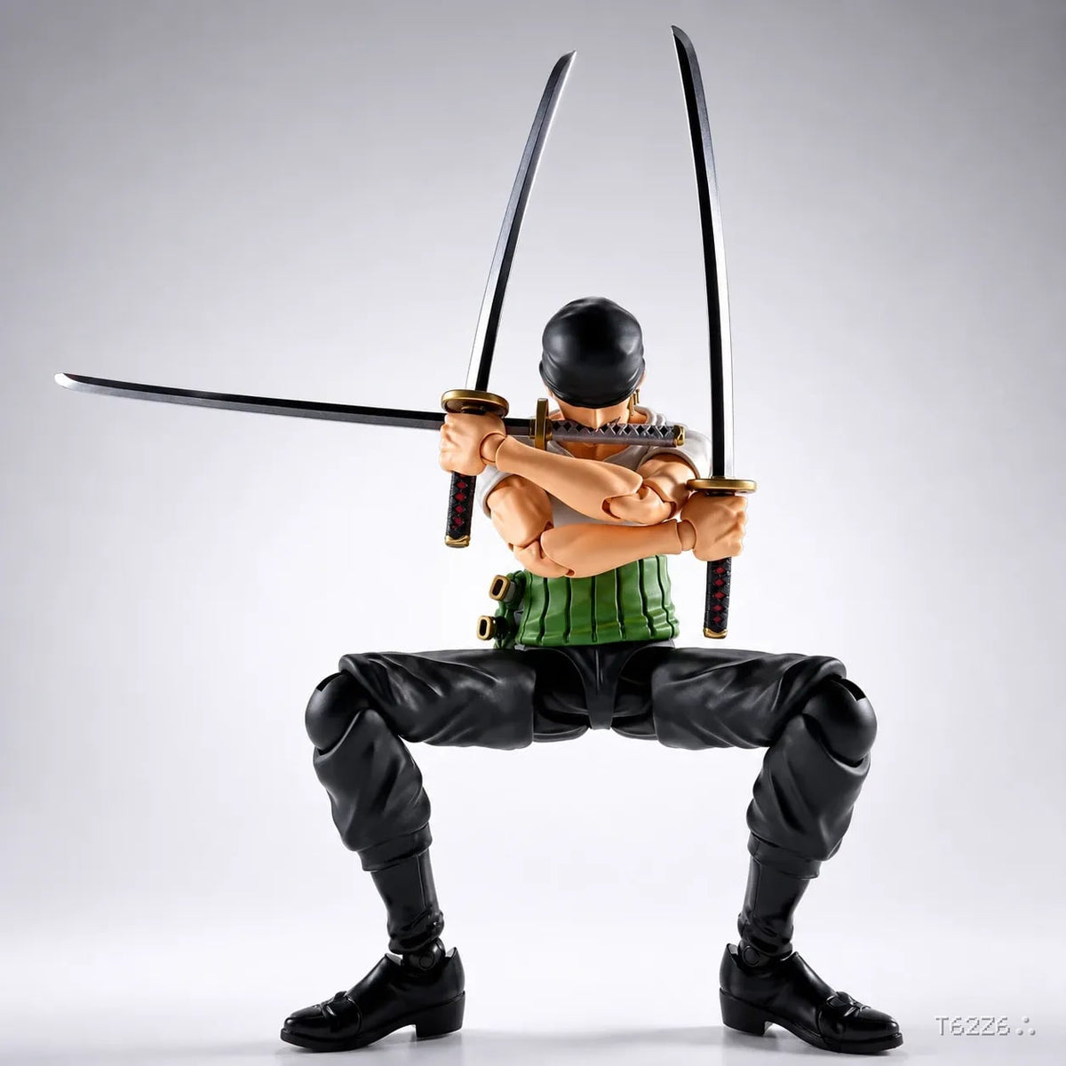 S.H. Figuarts Roronoa Zoro Romance Dawn Figure