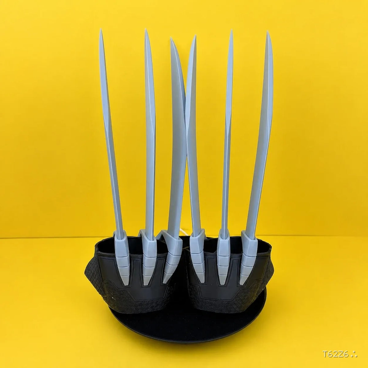 Wolverine Cosplay Claws – 3D Printed Fingerless Glove Claw Gauntlet Prop